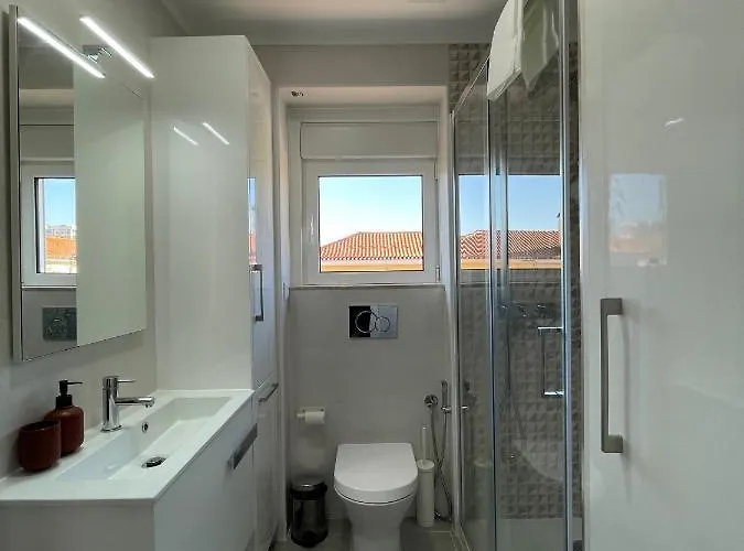 The Swallows Nest * Lizbona