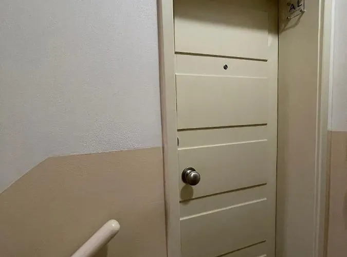 The Swallows Nest * Lizbona